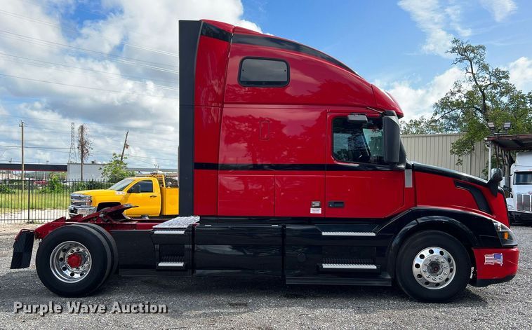 image for item DQ2229 2019 Volvo VN Series  semi truck