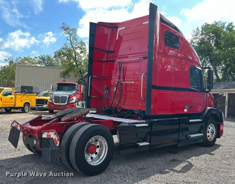 image for item DQ2229 2019 Volvo VN Series  semi truck