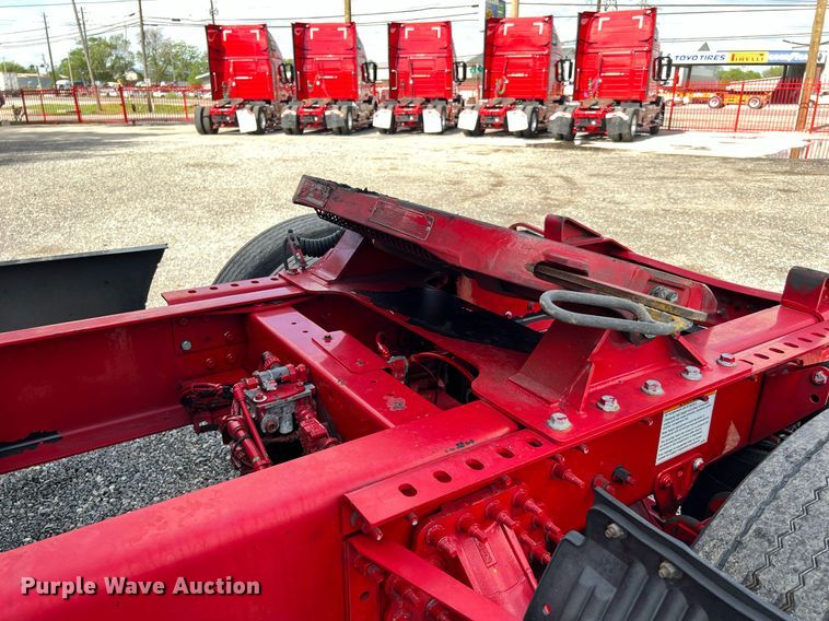 image for item DQ2229 2019 Volvo VN Series  semi truck