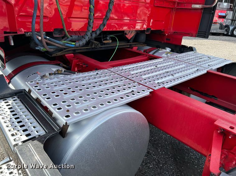 image for item DQ2229 2019 Volvo VN Series  semi truck