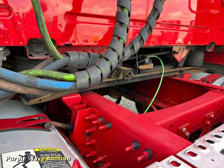 image for item DQ2229 2019 Volvo VN Series  semi truck