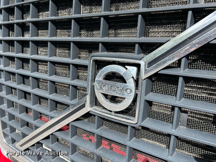 image for item DQ2229 2019 Volvo VN Series  semi truck