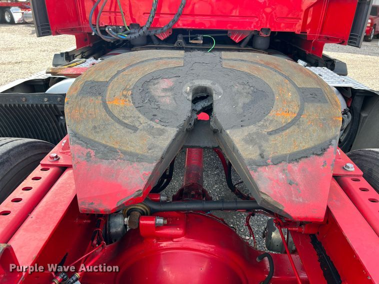 image for item DQ2229 2019 Volvo VN Series  semi truck