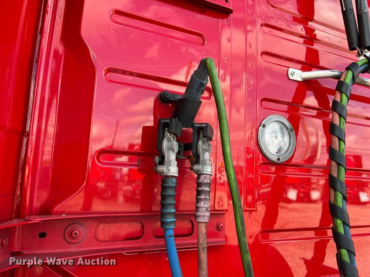 image for item DQ2229 2019 Volvo VN Series  semi truck