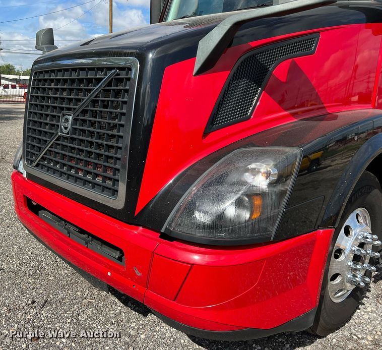 image for item DQ2229 2019 Volvo VN Series  semi truck