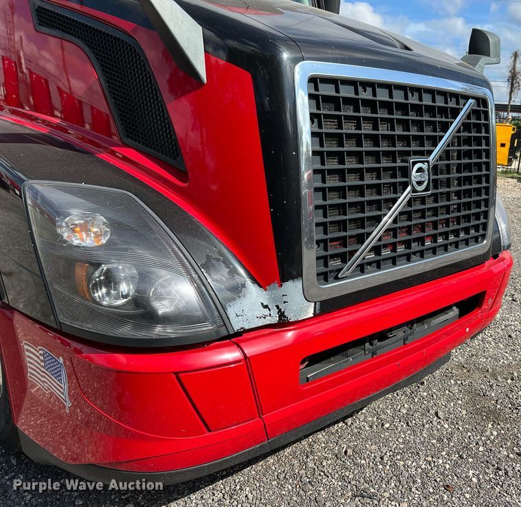 image for item DQ2229 2019 Volvo VN Series  semi truck