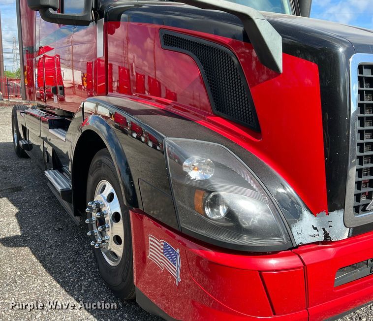 image for item DQ2229 2019 Volvo VN Series  semi truck