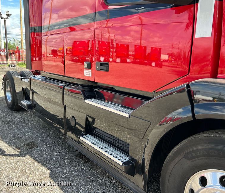 image for item DQ2229 2019 Volvo VN Series  semi truck