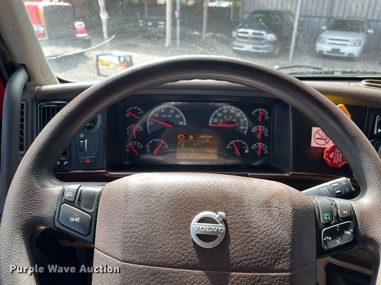 image for item DQ2229 2019 Volvo VN Series  semi truck