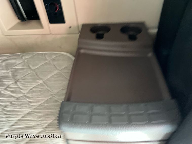 image for item DQ2229 2019 Volvo VN Series  semi truck