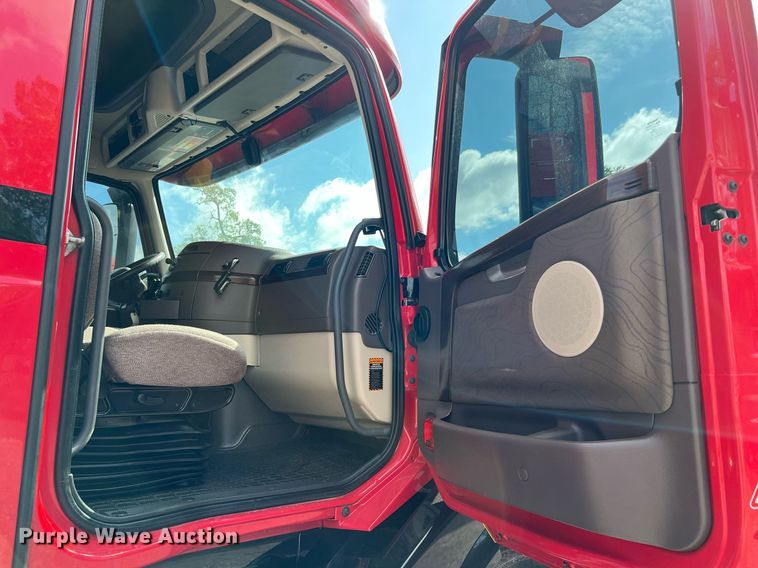 image for item DQ2229 2019 Volvo VN Series  semi truck