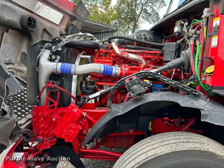 image for item DQ2229 2019 Volvo VN Series  semi truck