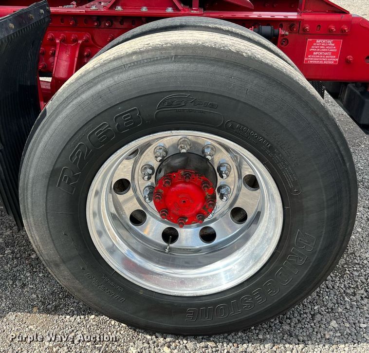 image for item DQ2229 2019 Volvo VN Series  semi truck