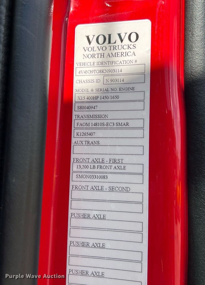 image for item DQ2229 2019 Volvo VN Series  semi truck