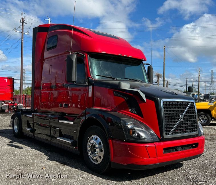 image for item DQ2230 2019 Volvo VN Series  semi truck