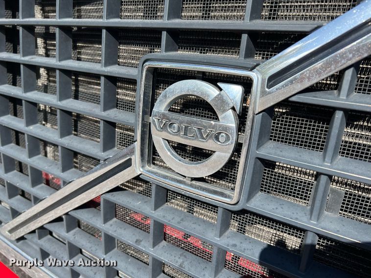 image for item DQ2230 2019 Volvo VN Series  semi truck