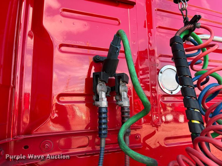 image for item DQ2230 2019 Volvo VN Series  semi truck