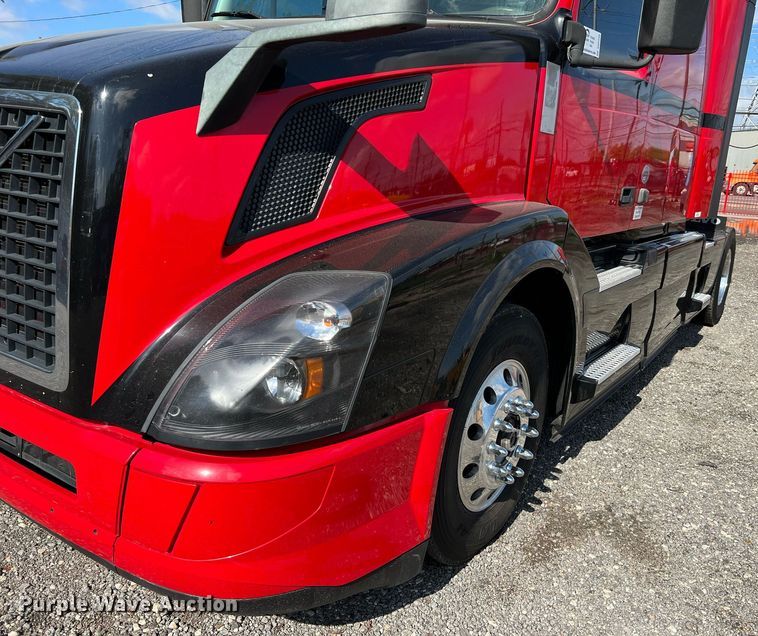 image for item DQ2230 2019 Volvo VN Series  semi truck