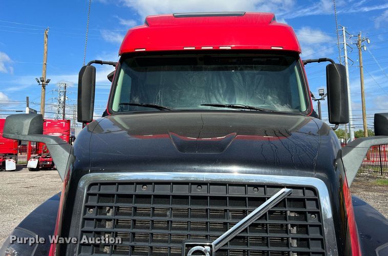 image for item DQ2230 2019 Volvo VN Series  semi truck