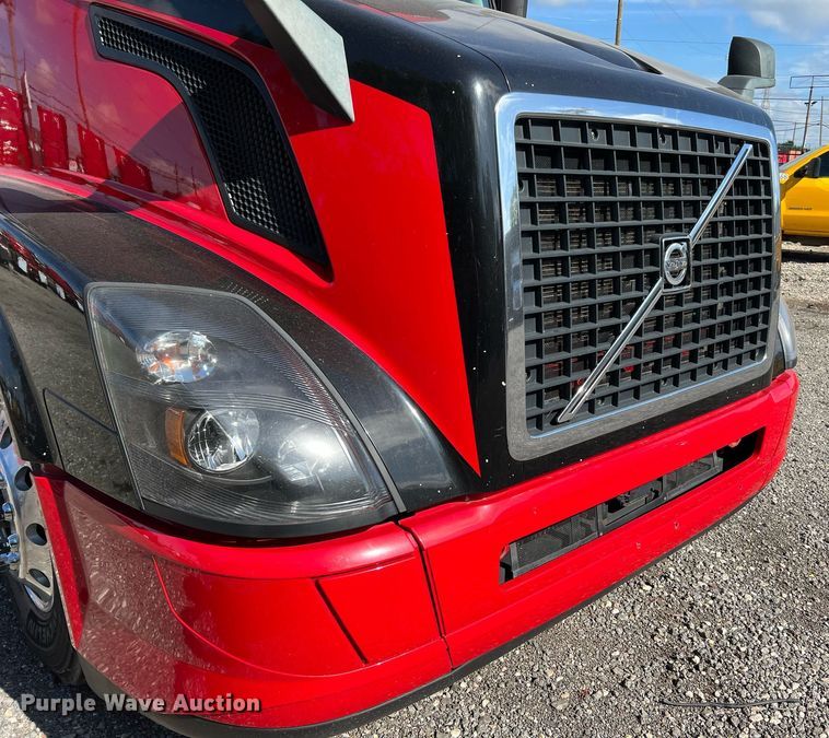 image for item DQ2230 2019 Volvo VN Series  semi truck