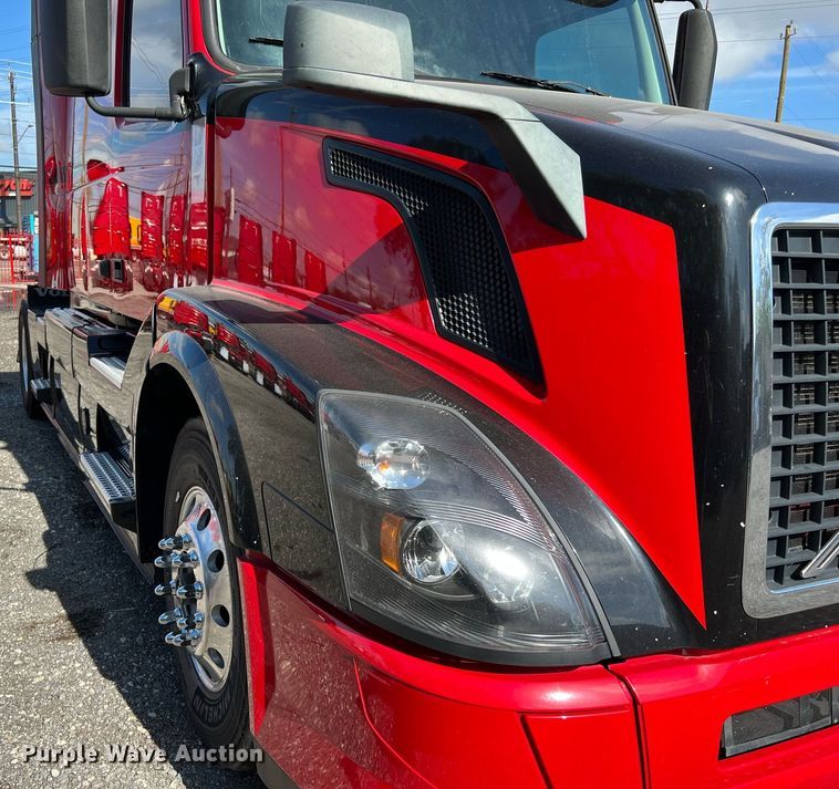 image for item DQ2230 2019 Volvo VN Series  semi truck