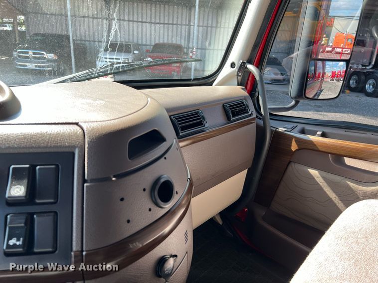 image for item DQ2230 2019 Volvo VN Series  semi truck