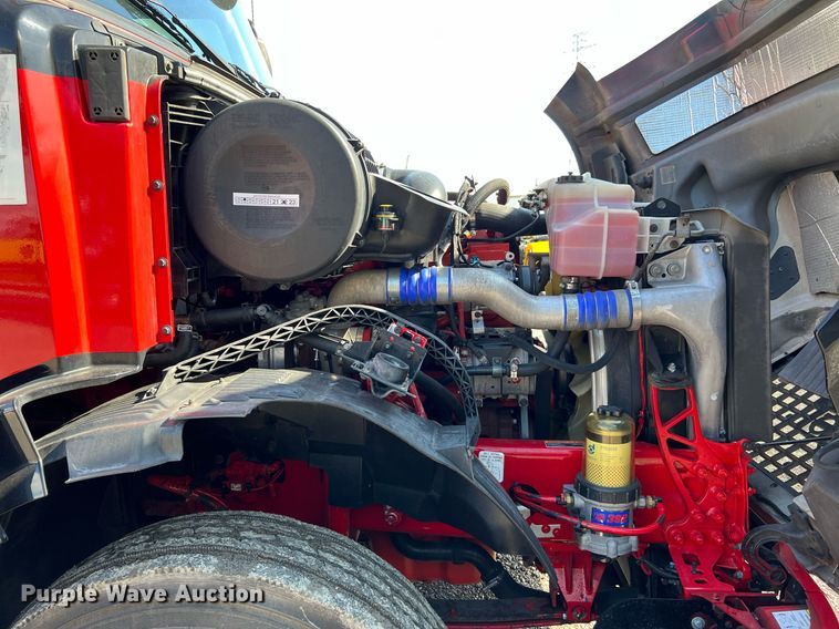 image for item DQ2230 2019 Volvo VN Series  semi truck