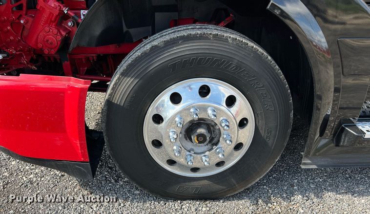 image for item DQ2230 2019 Volvo VN Series  semi truck