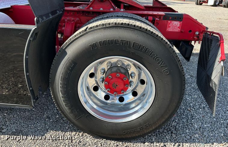 image for item DQ2230 2019 Volvo VN Series  semi truck