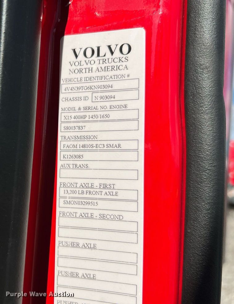 image for item DQ2230 2019 Volvo VN Series  semi truck