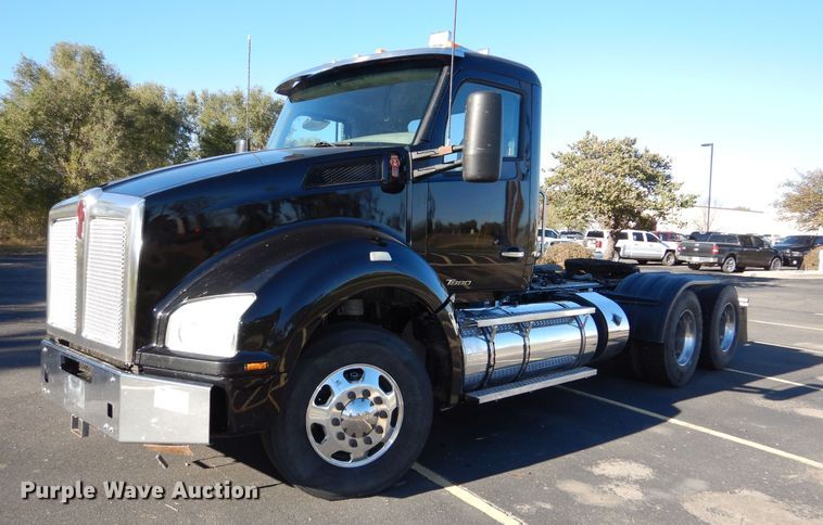 image for item DR5876 2016 Kenworth T880  semi truck