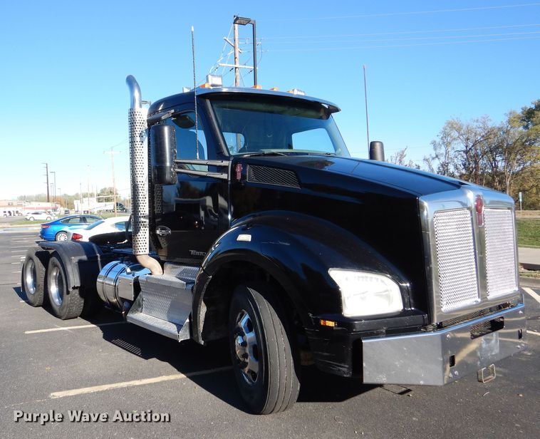 image for item DR5876 2016 Kenworth T880  semi truck