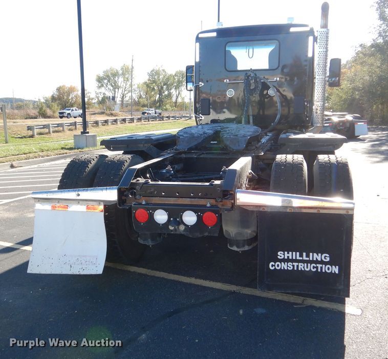 image for item DR5876 2016 Kenworth T880  semi truck