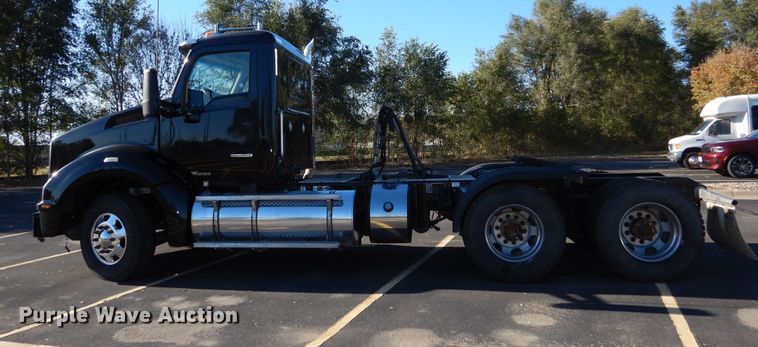 image for item DR5876 2016 Kenworth T880  semi truck