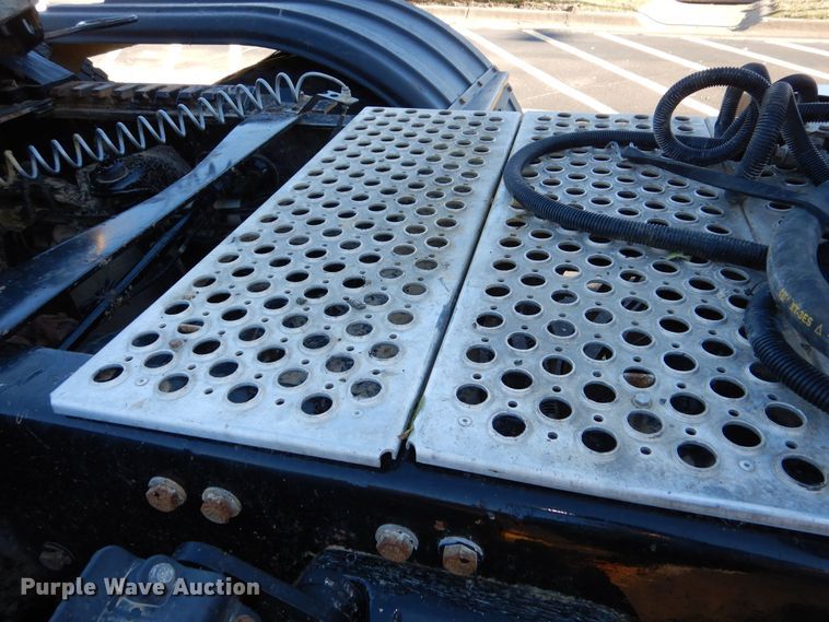 image for item DR5876 2016 Kenworth T880  semi truck