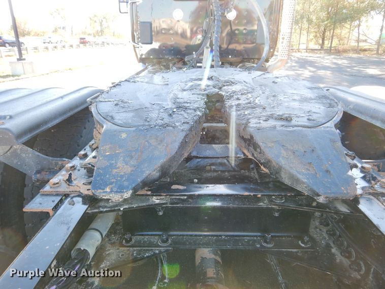 image for item DR5876 2016 Kenworth T880  semi truck