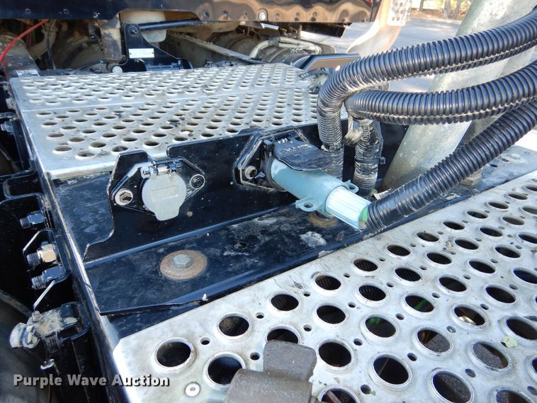 image for item DR5876 2016 Kenworth T880  semi truck