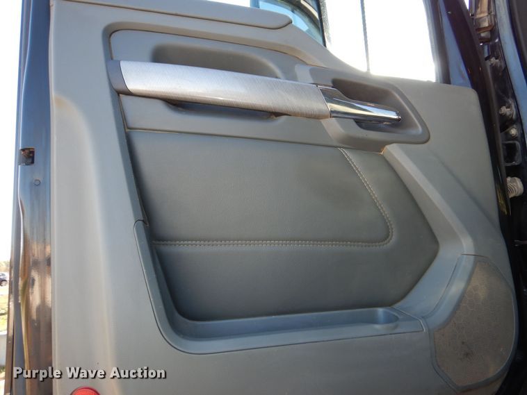 image for item DR5876 2016 Kenworth T880  semi truck