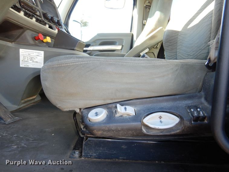 image for item DR5876 2016 Kenworth T880  semi truck