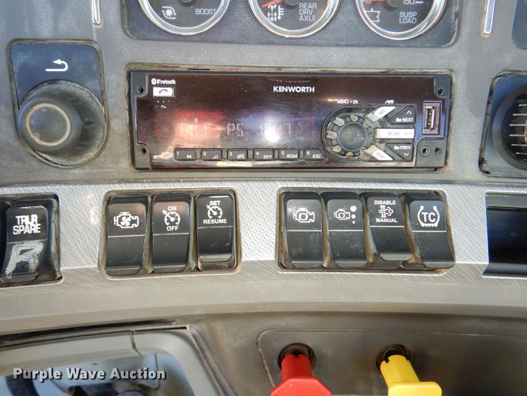 image for item DR5876 2016 Kenworth T880  semi truck