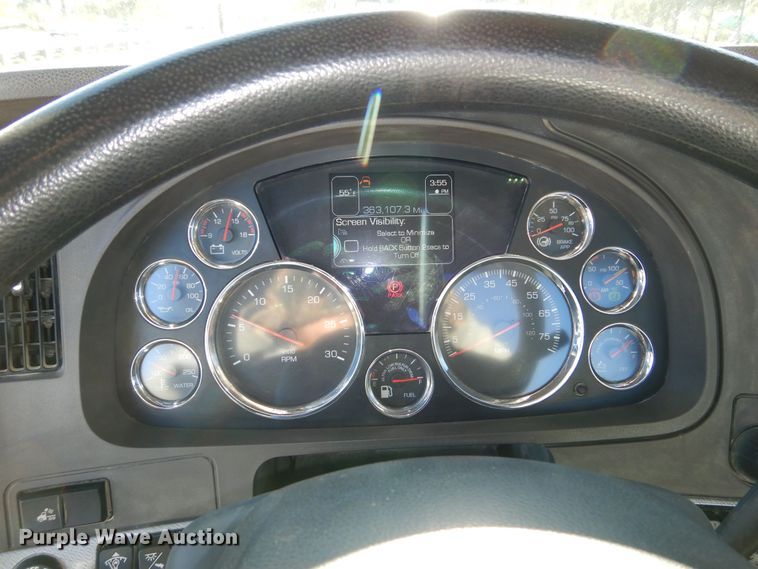 image for item DR5876 2016 Kenworth T880  semi truck