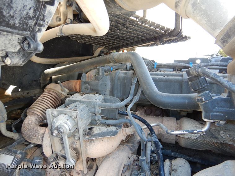 image for item DR5876 2016 Kenworth T880  semi truck