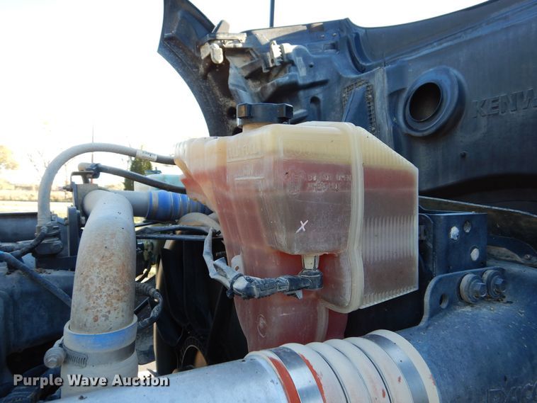 image for item DR5876 2016 Kenworth T880  semi truck