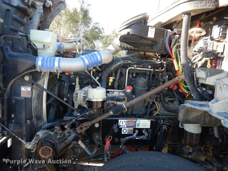 image for item DR5876 2016 Kenworth T880  semi truck