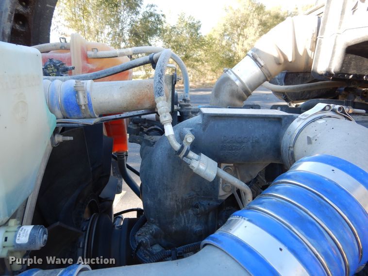 image for item DR5876 2016 Kenworth T880  semi truck