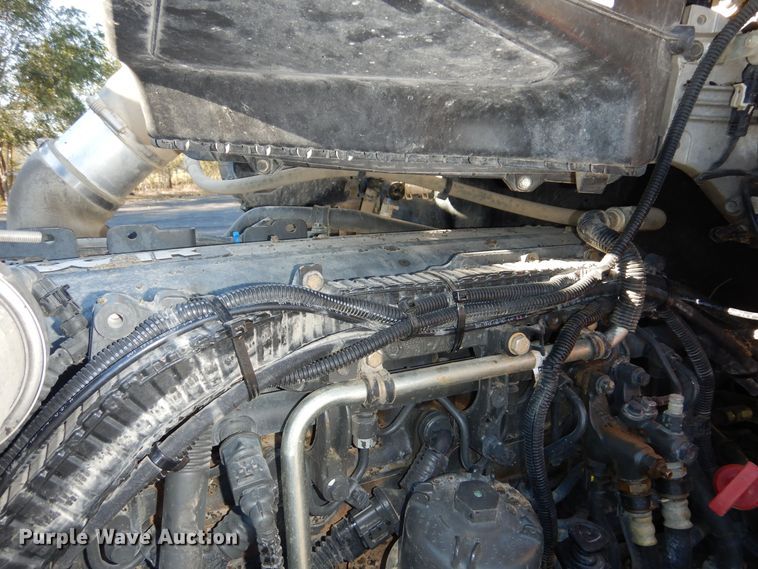 image for item DR5876 2016 Kenworth T880  semi truck