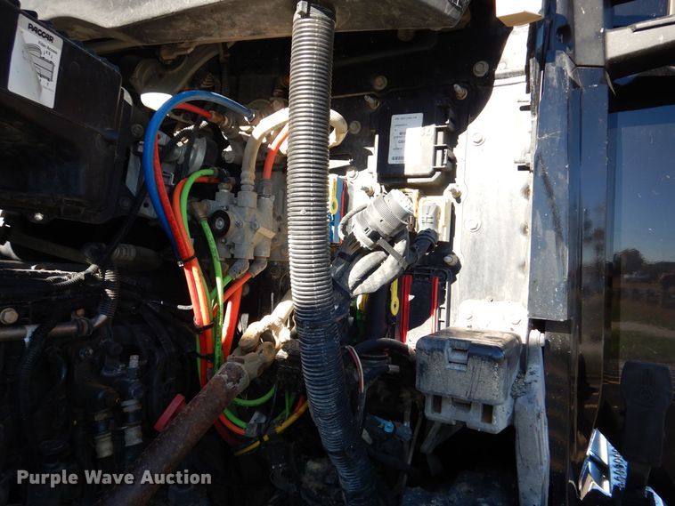 image for item DR5876 2016 Kenworth T880  semi truck