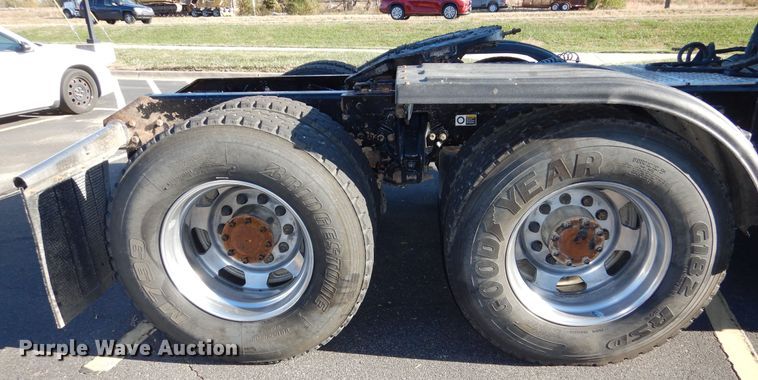 image for item DR5876 2016 Kenworth T880  semi truck