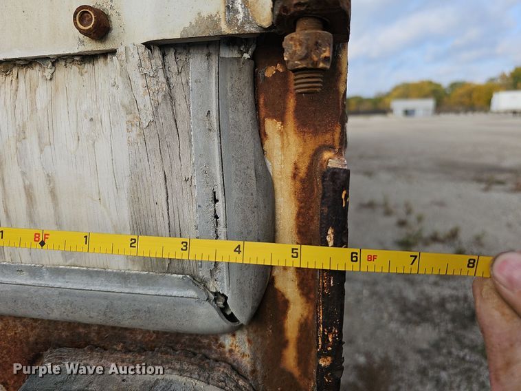 image for item DS5653 1999 Wabash National  dry van trailer