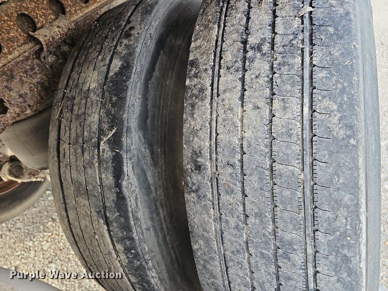 image for item DS5653 1999 Wabash National  dry van trailer